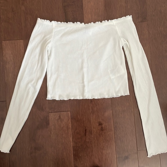 White Off the Shoulder Top - Picture 1 of 2
